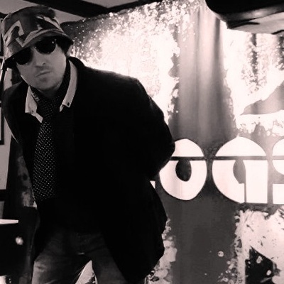 12.30pm Lunch with Sonic | 7pm Oasis Tribute